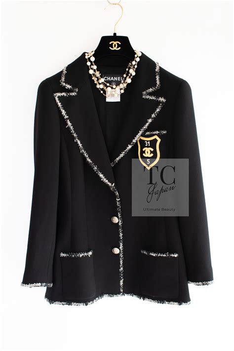 CHANEL 05C Black CC Logo Collectible Emblem Blazer Jacket 